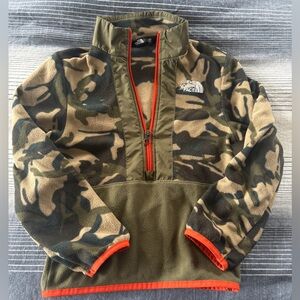 The North Face Boys 1/4 zip fleece pullover